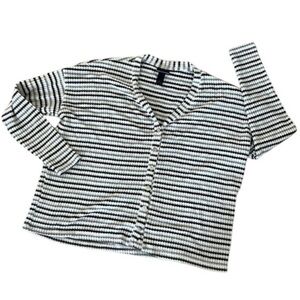 Daytrip size small striped thermal style button up shirt
